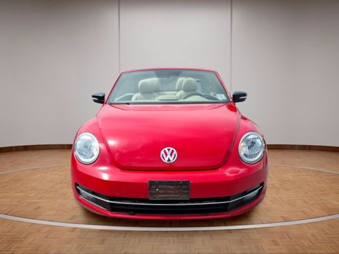 Used 2013 Volkswagen Beetle Turbo FWD image 2