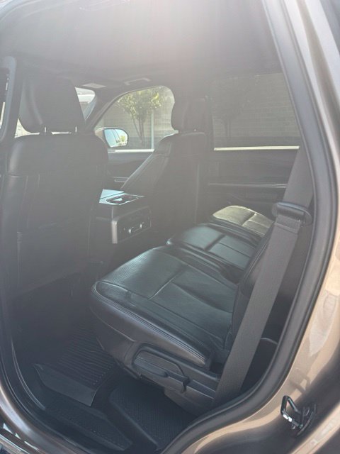 Used 2018 Ford Expedition XLT w/ Equipment Group 202A AWD/4WD image 33
