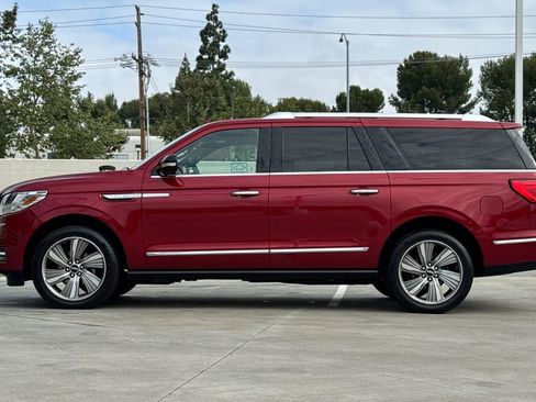 Used 2018 Lincoln Navigator L Reserve w/ Technology Package AWD/4WD image 9