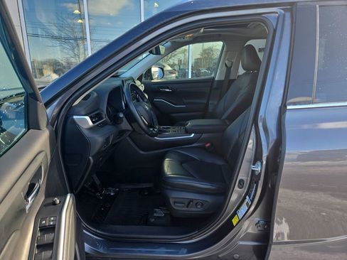Used 2021 Toyota Highlander XLE image 9