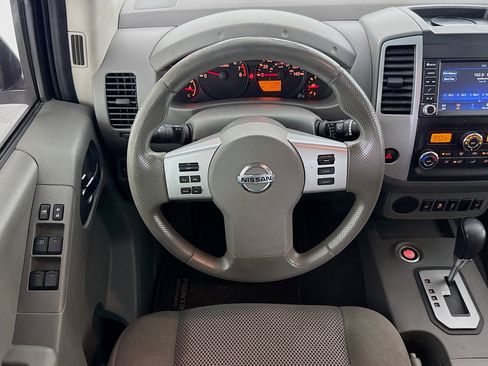 Used 2020 Nissan Frontier SV w/ Midnight Edition Floor Mats RWD image 16
