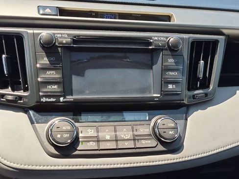 Used 2015 Toyota RAV4 XLE FWD image 14