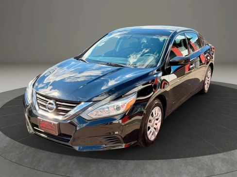 Used 2016 Nissan Altima 2.5 S w/ Power Driver Seat Package FWD image 1