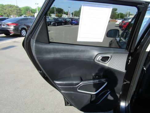 Used 2023 Kia Soul LX w/ Option Group 015 FWD image 14