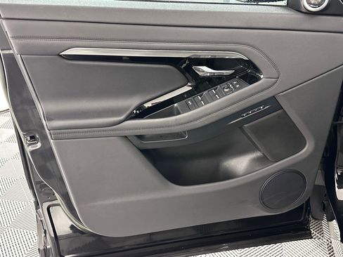 Used 2023 Land Rover Range Rover Evoque R-Dynamic SE image 12