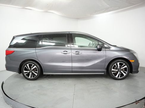 Used 2018 Honda Odyssey Elite image 6