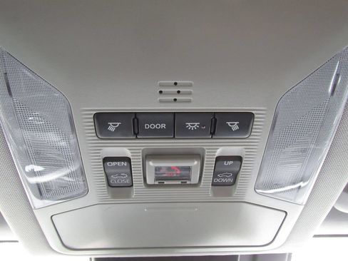 Used 2021 Toyota RAV4 XLE Premium AWD/4WD image 27