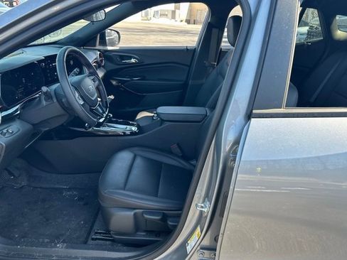 Used 2025 Chevrolet Trax RS w/ Driver Confidence Package image 5