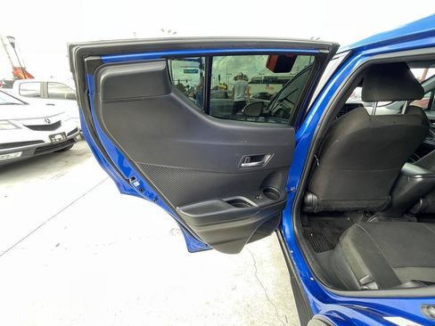Used 2019 Toyota C-HR XLE FWD image 10