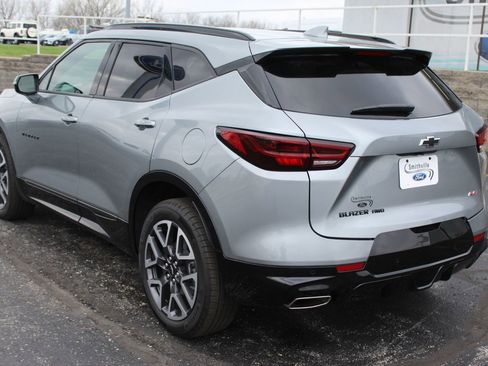 Used 2025 Chevrolet Blazer RS AWD/4WD image 6