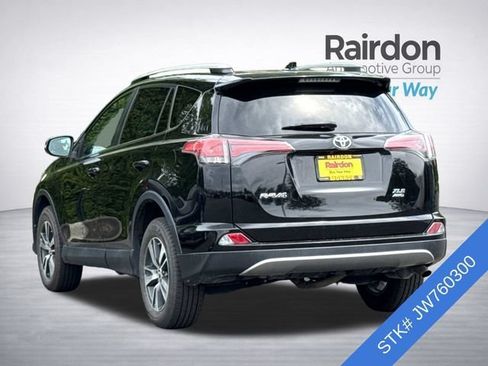 Used 2018 Toyota RAV4 XLE w/ Plus Extra Value Package AWD/4WD image 4