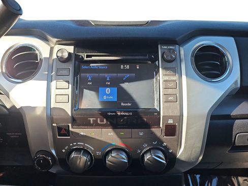 Used 2019 Toyota Tundra SR5 AWD/4WD image 18