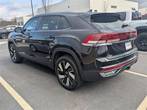 Used 2026 Volkswagen Atlas Cross Sport SE image 3
