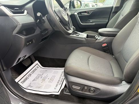 Used 2025 Toyota RAV4 XLE AWD/4WD image 20