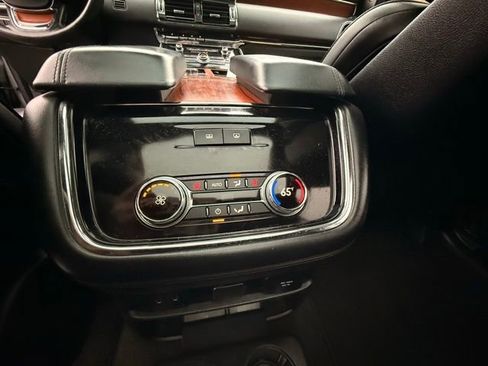 Used 2019 Lincoln Navigator L Reserve image 32