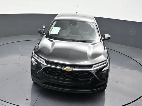 Used 2025 Chevrolet Trax LS image 22