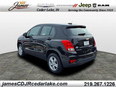 Used 2019 Chevrolet Trax LS w/ LPO, Cargo Package image 3