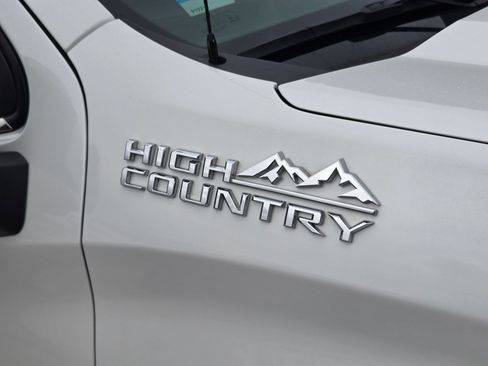 Used 2023 Chevrolet Silverado 1500 High Country w/ High Country Premium Package AWD/4WD image 9
