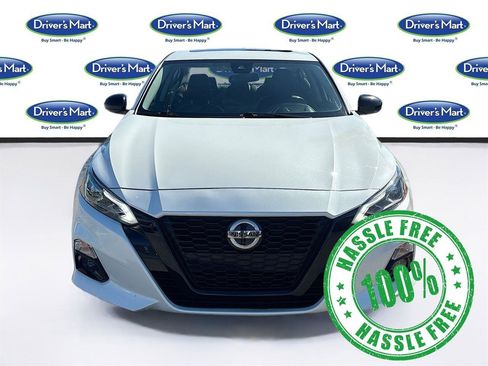 Used 2022 Nissan Altima 2.5 SR w/ Midnight Edition Package image 2