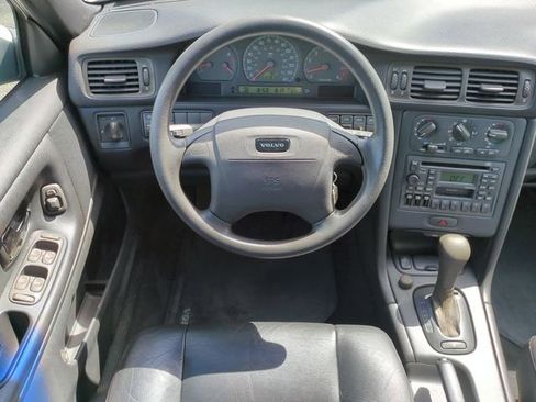 Used 1999 Volvo V70 FWD image 12