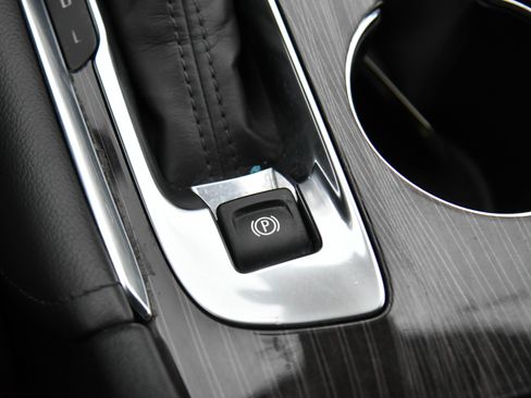 Used 2023 Chevrolet Malibu LT FWD image 26