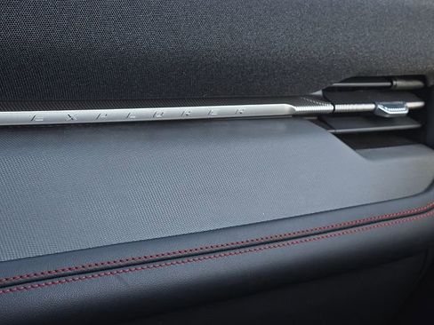 Used 2025 Ford Explorer ST-Line w/ ST-Line Street Pack image 27