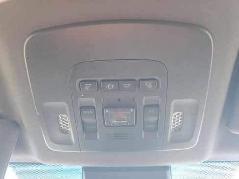 Used 2019 Toyota Avalon XSE w/ All Weather Liner Package image 28