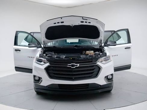 Used 2021 Chevrolet Traverse Premier w/ Redline Edition AWD/4WD image 16
