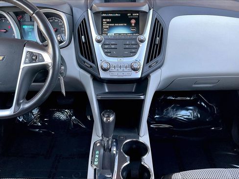 Used 2017 Chevrolet Equinox LT w/ Driver Confidence Package II image 7