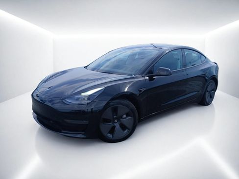 Used 2023 Tesla Model 3 Standard Range RWD image 2
