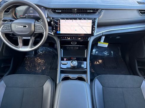 New 2026 Jeep Grand Cherokee Altitude AWD/4WD image 3