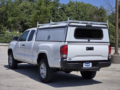 Used 2022 Toyota Tacoma SR RWD image 5