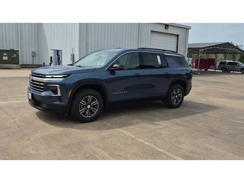 New 2026 Chevrolet Traverse LT w/ LPO, Floor Liner Package image 4