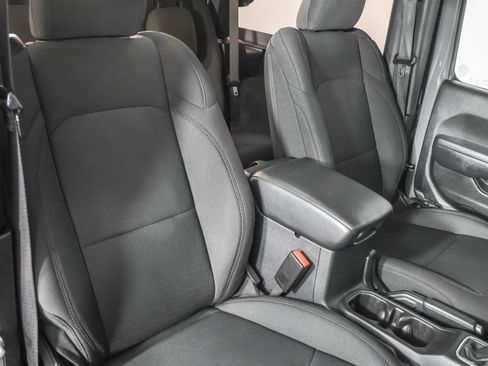 Used 2022 Jeep Wrangler Sport AWD/4WD image 39
