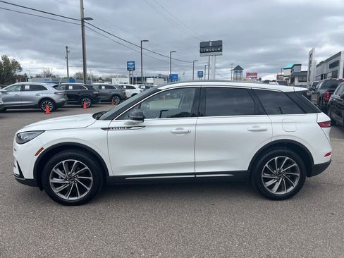 Used 2024 Lincoln Corsair AWD w/ Equipment Group 101A image 2