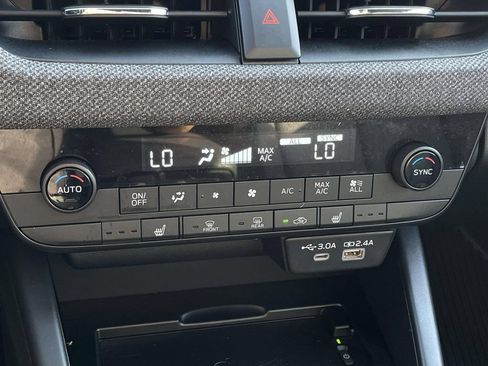 Used 2026 Subaru Outback Premium AWD/4WD image 19