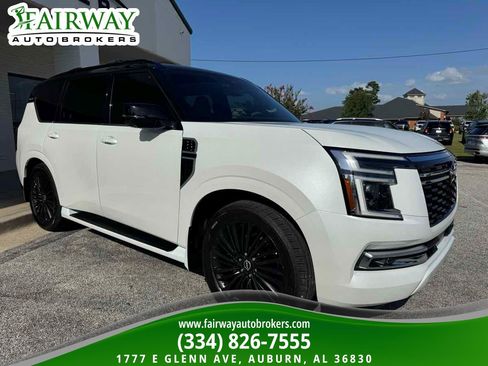 Used 2025 Nissan Armada Platinum Reserve AWD/4WD image 4