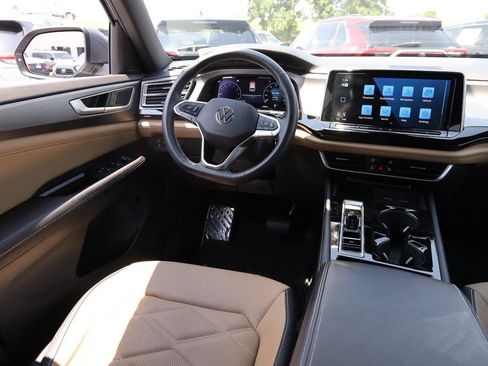 Used 2024 Volkswagen Atlas Cross Sport SE w/ Panoramic Sunroof Package AWD/4WD image 23