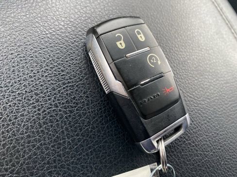 Used 2020 RAM 2500 Big Horn w/ Level 2 Equipment Group image 18