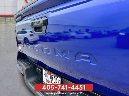 Used 2024 Toyota Tacoma SR5 AWD/4WD image 33