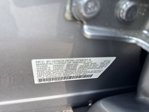 Used 2023 Acura MDX FWD image 23