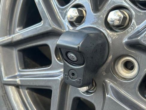 Certified 2024 Jeep Wrangler Sport S image 32