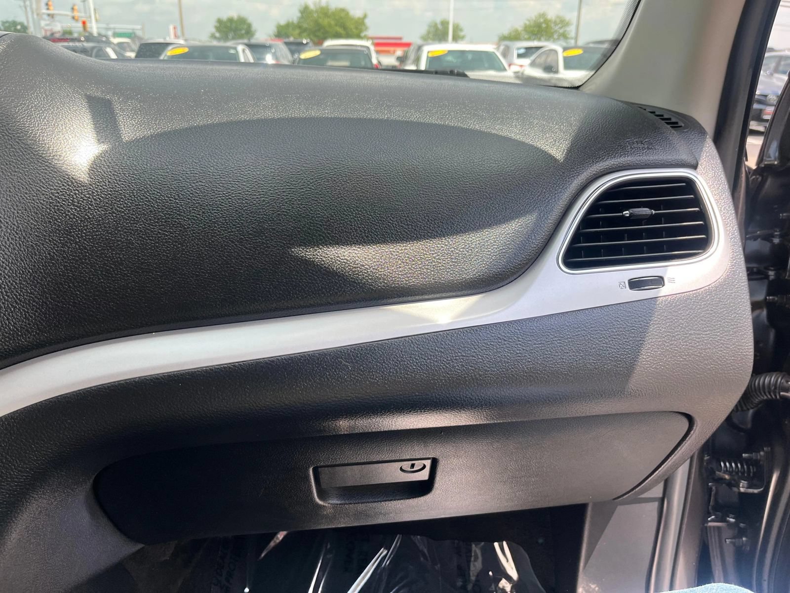 Used 2019 Dodge Journey SE w/ Connectivity Group FWD image 14