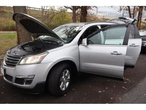 Used 2016 Chevrolet Traverse LT image 19
