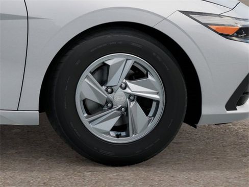 New 2026 Hyundai Elantra SE image 8