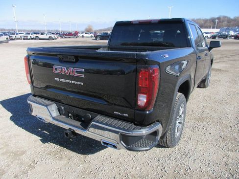 New 2026 GMC Sierra 1500 SLE image 5
