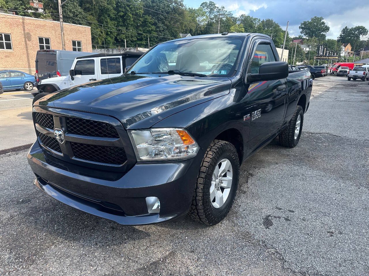Used 2016 RAM 1500 Express AWD/4WD image 3