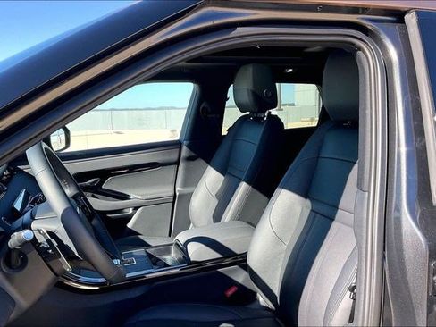 Used 2025 Land Rover Range Rover Evoque Dynamic SE image 30