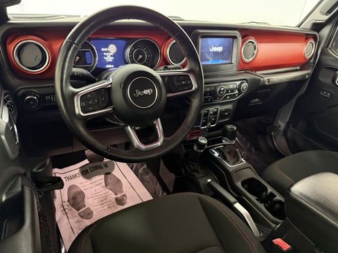 Used 2018 Jeep Wrangler Unlimited Rubicon w/ Cold Weather Group image 18