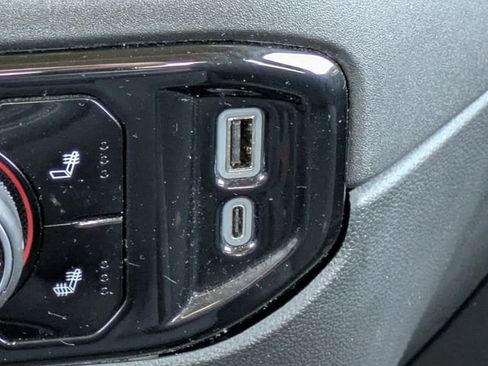 Used 2023 Chevrolet Silverado 1500 LT image 24